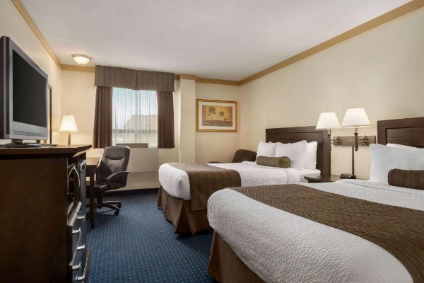 Days Inn & Suites by Wyndham Sault Ste. Marie ON image 10