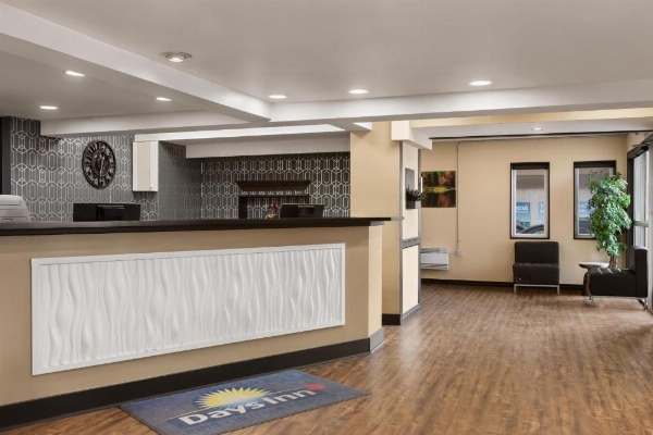 Days Inn & Suites by Wyndham Sault Ste. Marie ON image 14